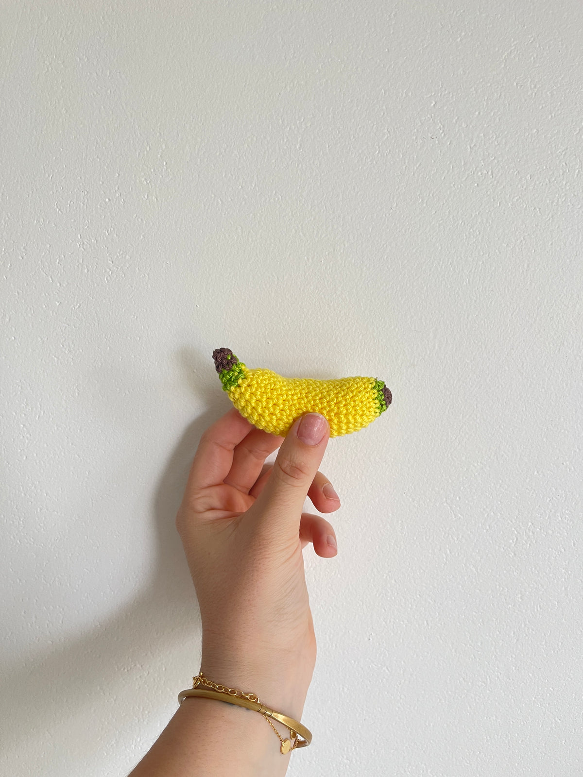 Banane en Peluche au Crochet - de Soutien émotionnel, Structure en Fil tricoté Doux, Design Compact Fait à la Main, Adorable Aspect gai, Silhouette légère et câlins Banane en Peluche au Crochet - de Soutien émotionnel, Structure en Fil tricoté Doux, Design Compact Fait à la Main, Adorable Aspect gai, Silhouette légère et câlins